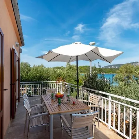 By The Sea Kneza, Korcula - 9168